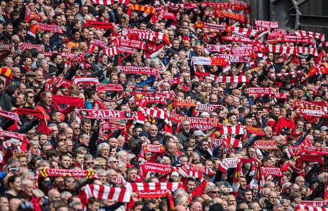 篮球火箭球员赛前训练亮眼