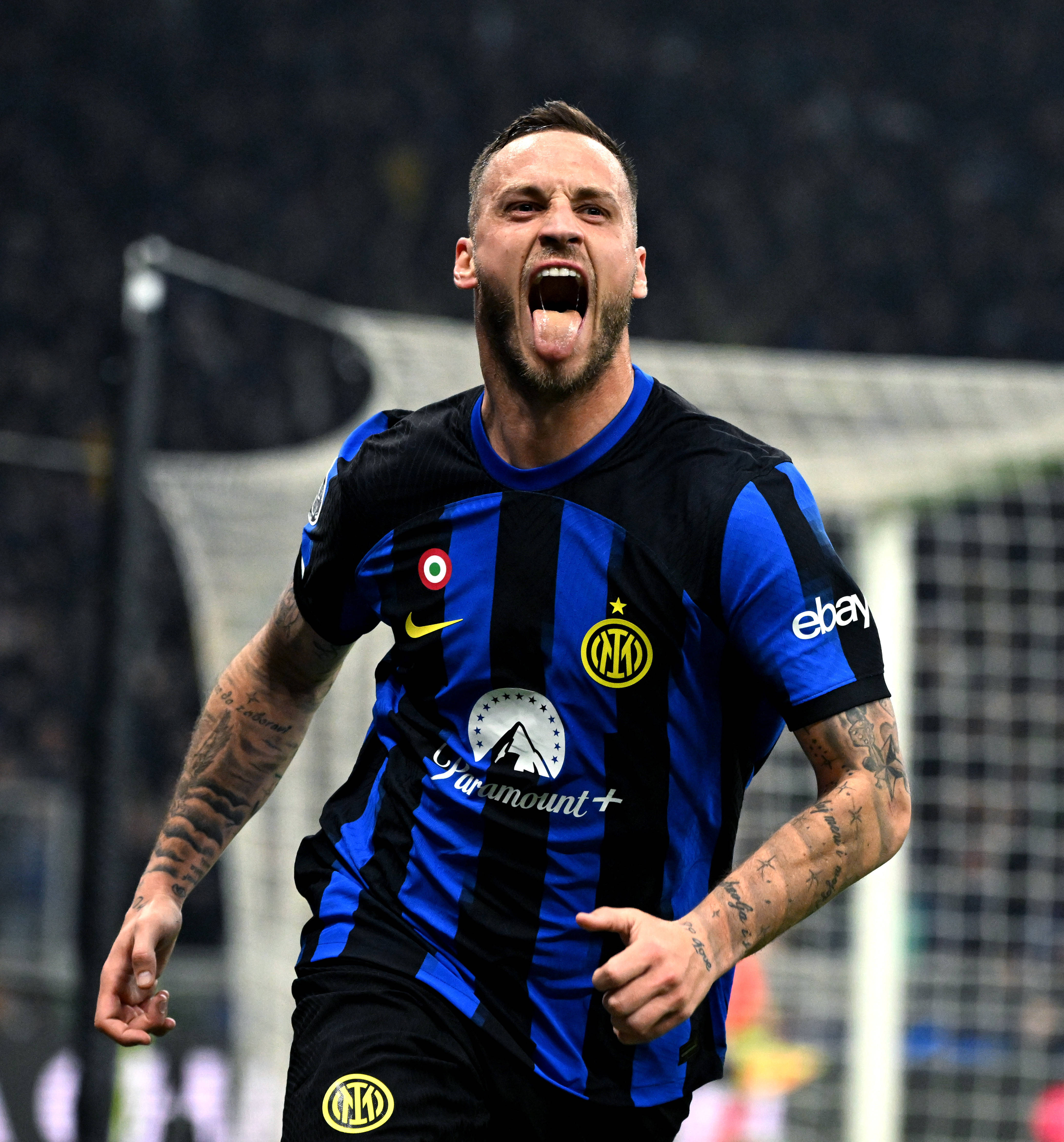 0-2大冷门！14亿豪门主场轰然倒下5轮1胜两大边后卫染红+中卫重伤