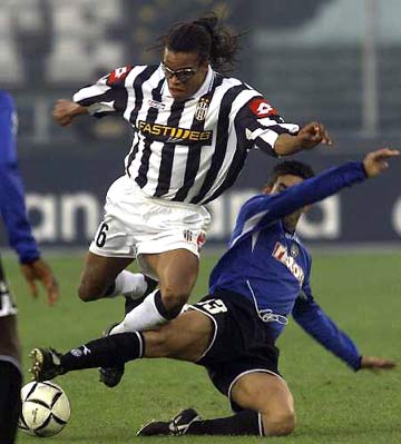 亚冠精英赛积分榜：成都和海港仍列10和12位，町田升至次席