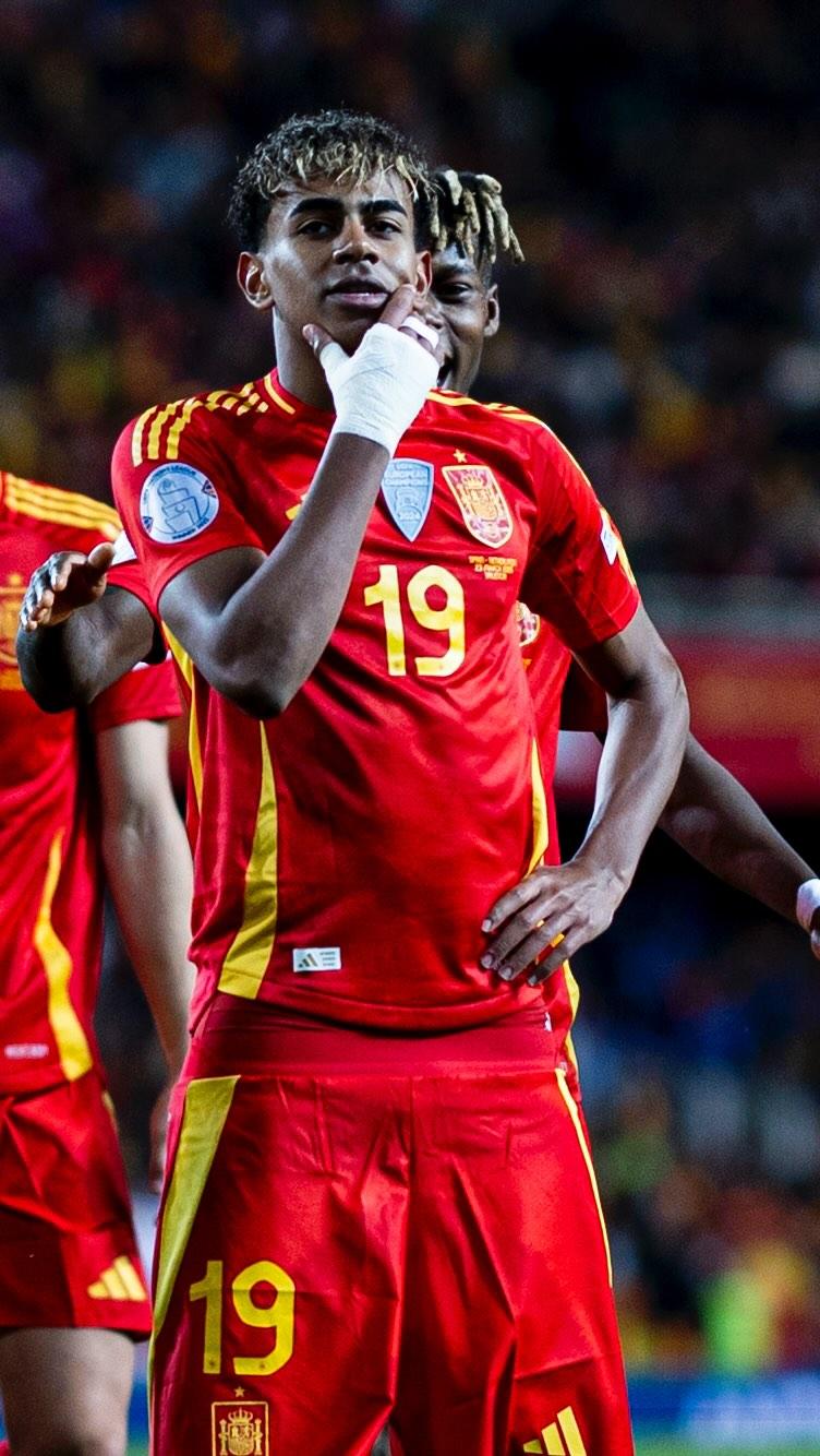 欧冠积分榜分析：各队晋级形势紧张,（欧冠形势盘点：出线之争愈演愈烈）