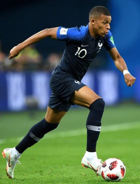 湖人替补球员发挥出色，贡献关键数据