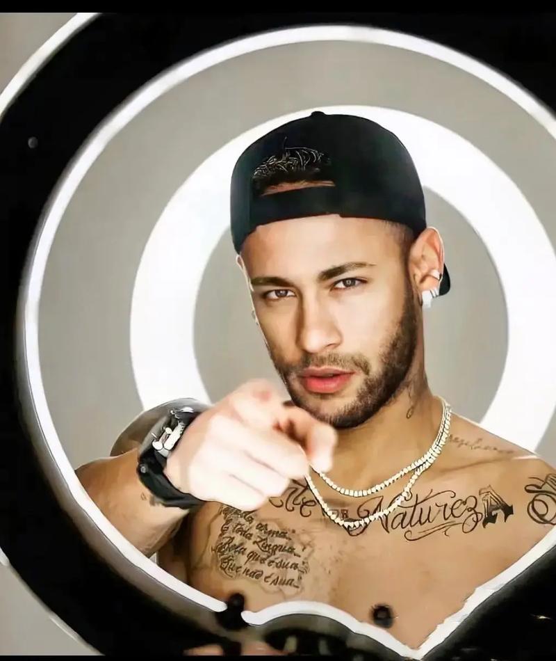 芒特：我在慢慢找回最佳状态，会全力争取随英格兰参加世界杯（芒特：状态逐步回升，将全力争取入选英格兰队征战世界杯）