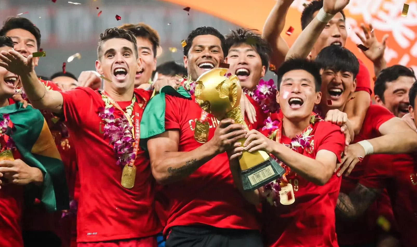 泰伦·卢：我也不知道第三节为啥崩了，这真的伤害了我们