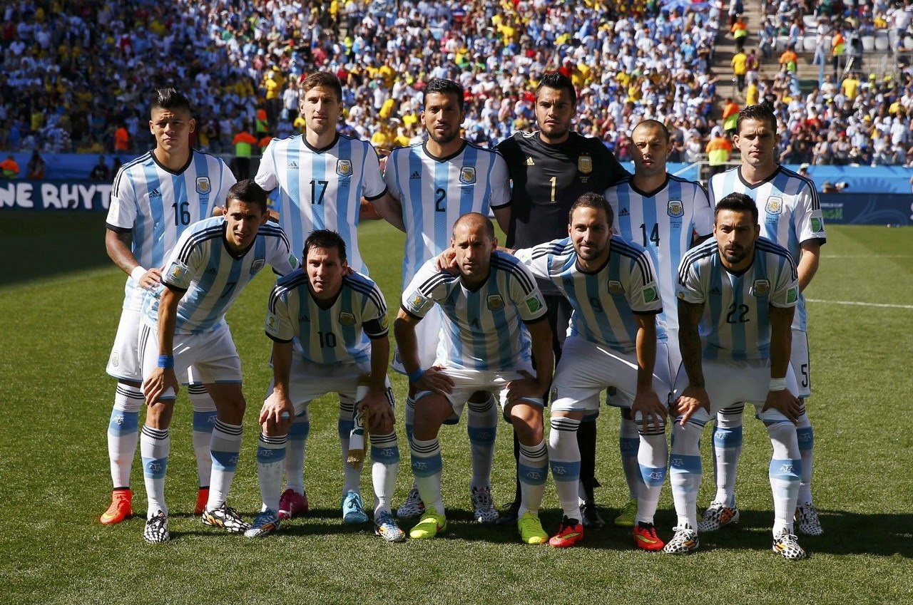 前教练：库普梅纳斯能很好地适应三中卫，斯帕莱蒂非常了解他