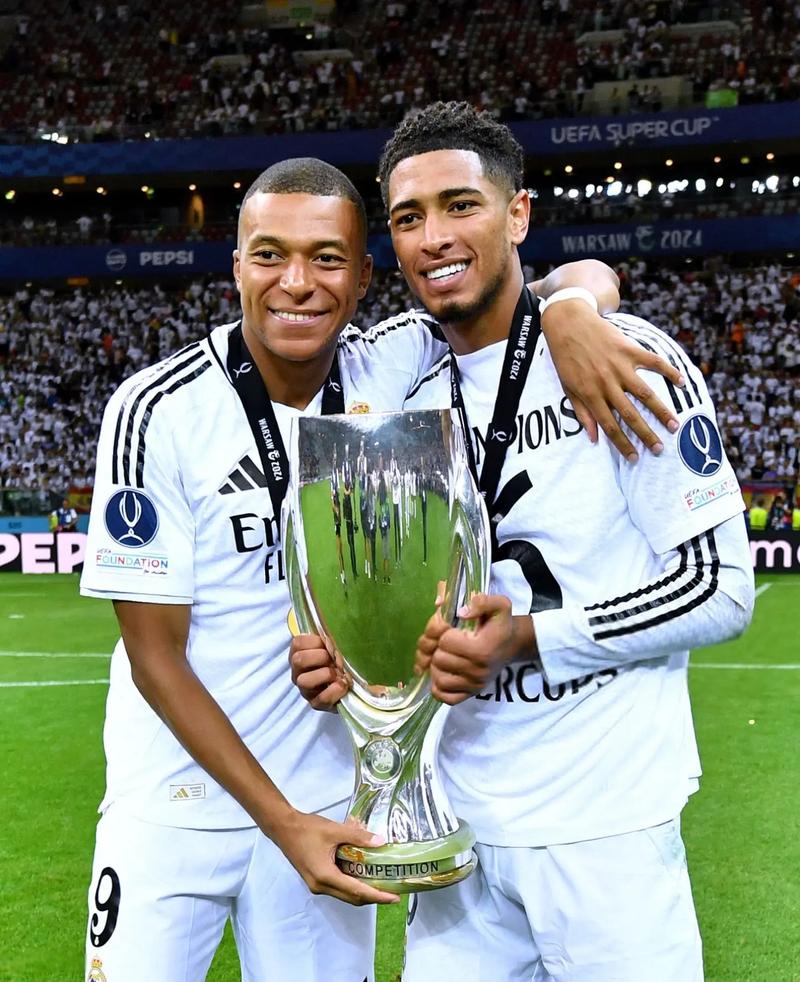 英超第14轮，利物浦、切尔西爆冷，阿森纳巩固领先，曼城或与阿森纳争夺冠军。